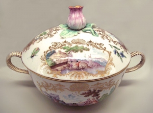 Vincennes soft-porcelain bowl and lid 1749-50 AD - source Wikipedia via World Imaging